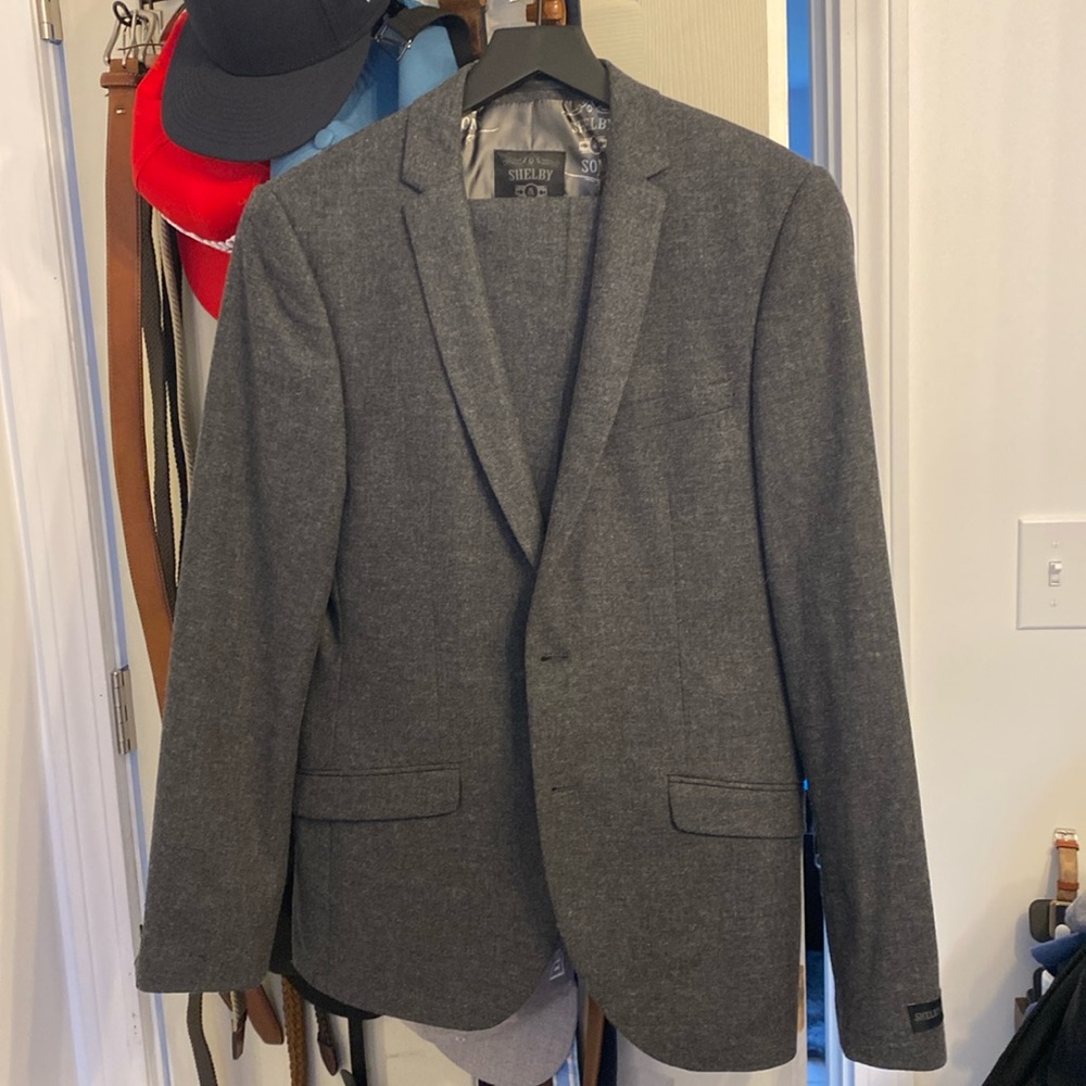 New with tags Shelby and sons suit 38R jacket / 32R pants dark gray